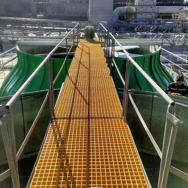 Rooftop Solar Walkway — Dubai